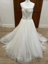 Pronovias Size 10 Wedding Dress