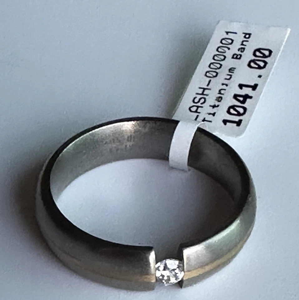 Alianza de boda de diamantes de oro de 14 quilates de titanio talla 10,5 pestañas de diseñador firmadas 6 mm Foto 2 de 4