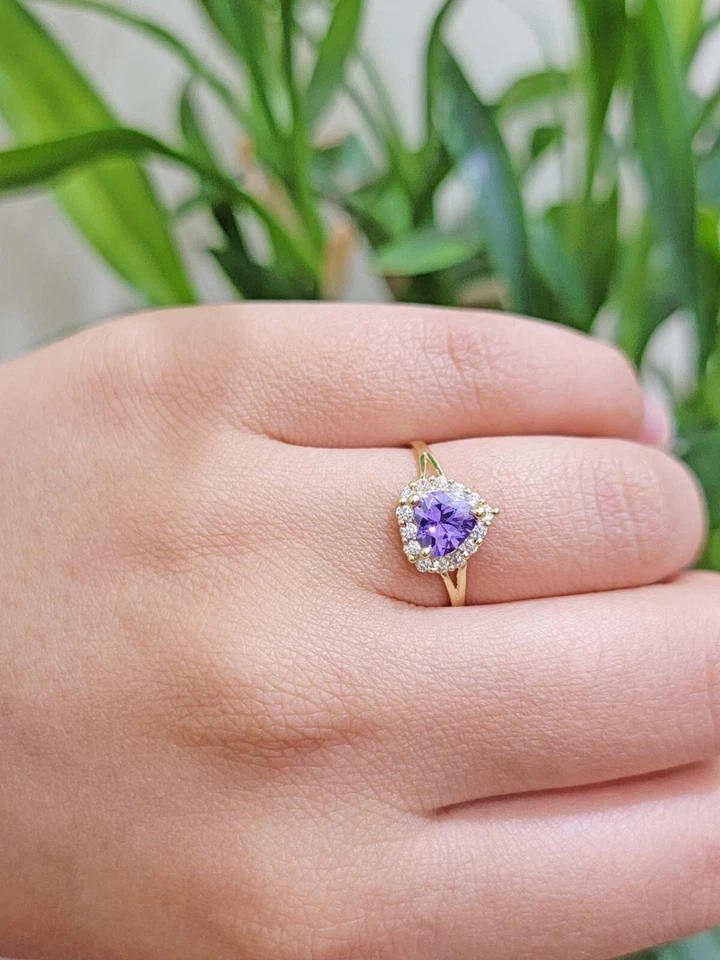 Real 10k Yellow Gold Ladies Earring Ring And Pendant Purple Heart Amethyst Set.  - Image 3 of 4