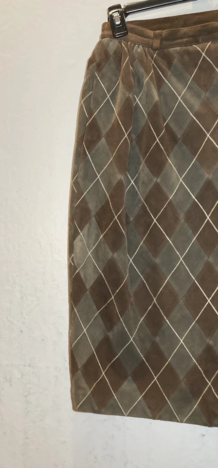 Falda Midi Vintage Valentino Pelle Gamuza Talla 42 Italia Marrón Verde Estampado Diamante Foto 4 de 4