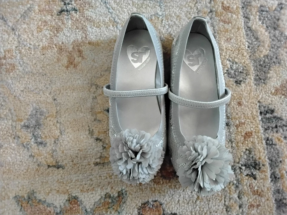 Босоножки Stride Rite для малышей размер 8 блестящие серебристые - Изображение 2 из 4