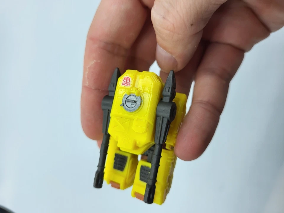 Transformers Cybertron: Mini-Con Class Payload vs. Ascentor "Payload" - Image 2 of 3