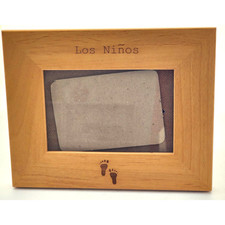 Picture Frame-"Los Ninos"-Baby Feet-Wood Grain Finish-Holds 4"x6"-Landscape
