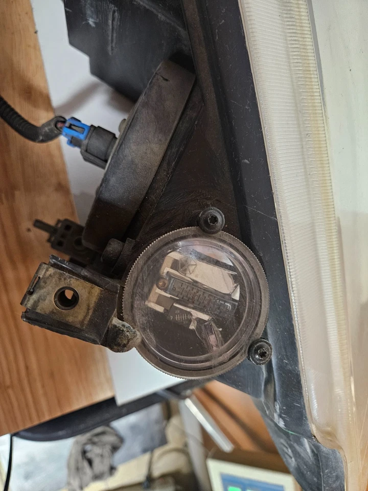 1998-2004 DODGE INTREPID LEFT DRIVER SIDE HEADLIGHT HEADLAMP OEM, 114-02686 - Image 3 of 4