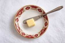 C 1905–1925 Royal Ironstone Maddock England Red Floral Butter Pat 4”