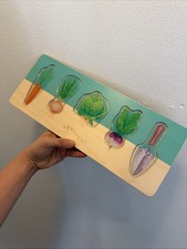 Lovevery garden puzzle in Great condition