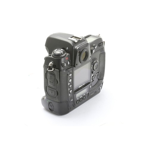 Nikon D2Xs + C (268491) - Photo 6 sur 8
