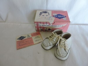 Moran Shoe Co. Vintage Wee Walker High Crib Shoes with Original Box