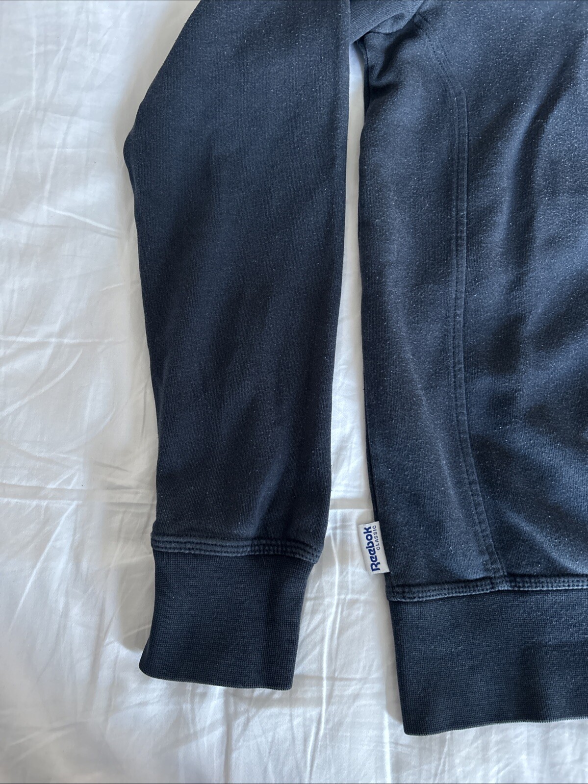 Reebok Classics Sweatshirt Vintage Men’s Medium Navy Blue Jumper UK M Print Logo thumbnail 4