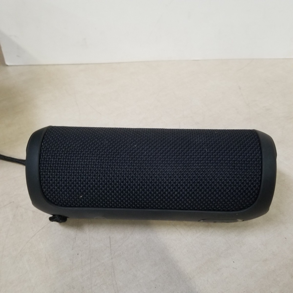 【お値下げしました】　JBL FLIP3 BLACK　×　２台 JBL FLIP3」レビュー：1台で迫力の音。2台同時再生でワンランク