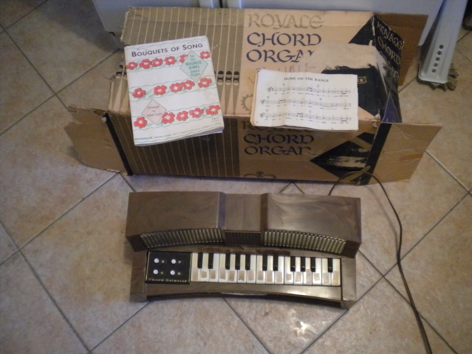 Rare, Vintage Emenee Electric Pipe Organ Beautiful Detailing, It WORKS