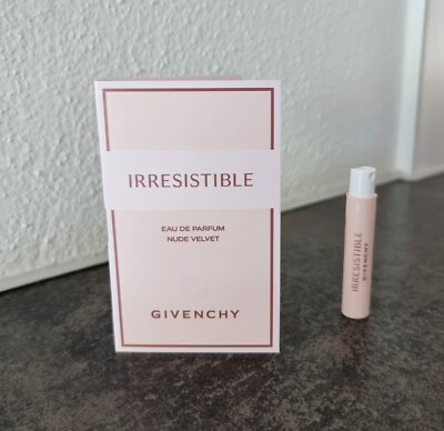 EDT ° Givenchy ° Irresistible ° 1 ml Probe EDP ° Reisegröße Geschenkanhänger