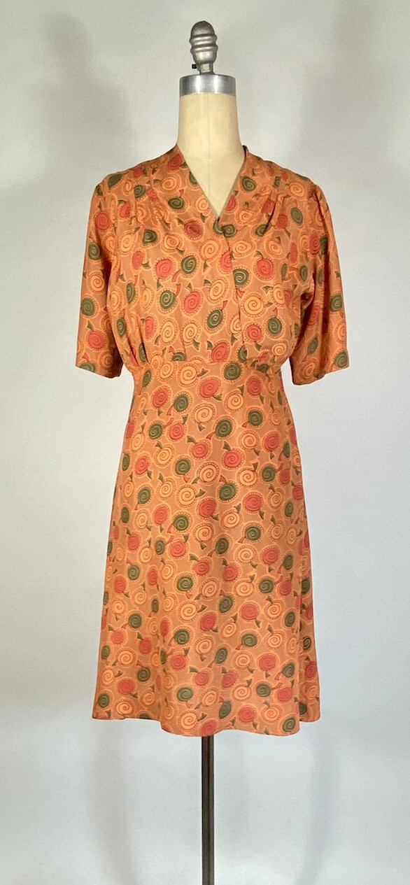 Vintage 1940's lightweight cold rayon SWIRL PRINT… - image 1