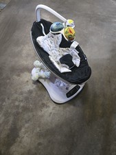 4moms Baby Swing Black White Multicolor with Toy Bar and Floral Seat Insert