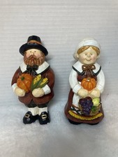 Thanksgiving Table Decor 2 Pilgrims W/ Their Bountiful Harvest
