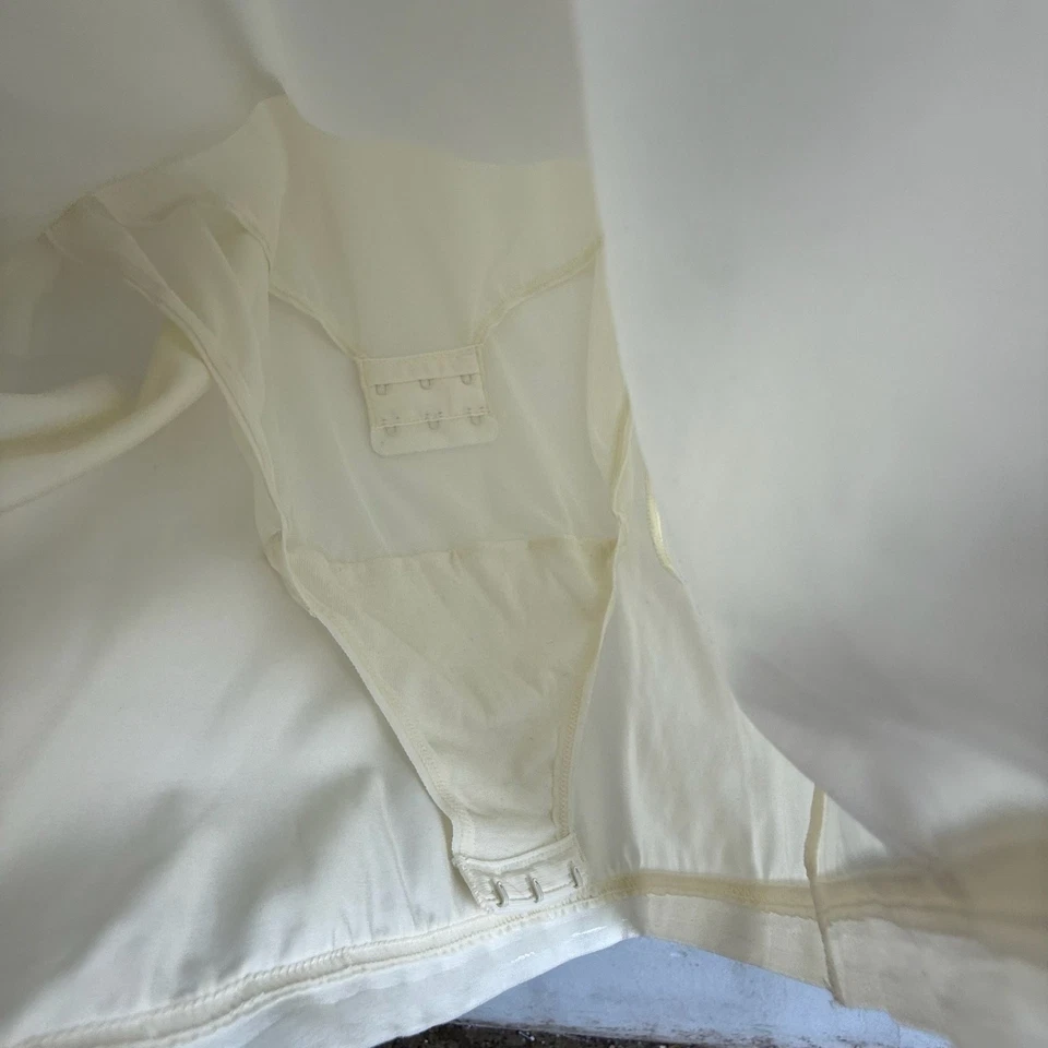 Mini Vestido Sin Mangas Crema Vintage Sujetador Integrado Detalle Encaje Bodycon Talla S/M Foto 3 de 4