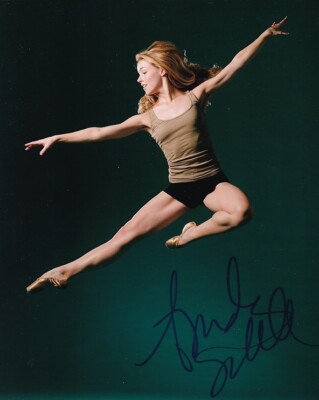 AMANDA SCHULL signed Autogramm 20x25cm MAOS LAST DANCER in Person autograph COA