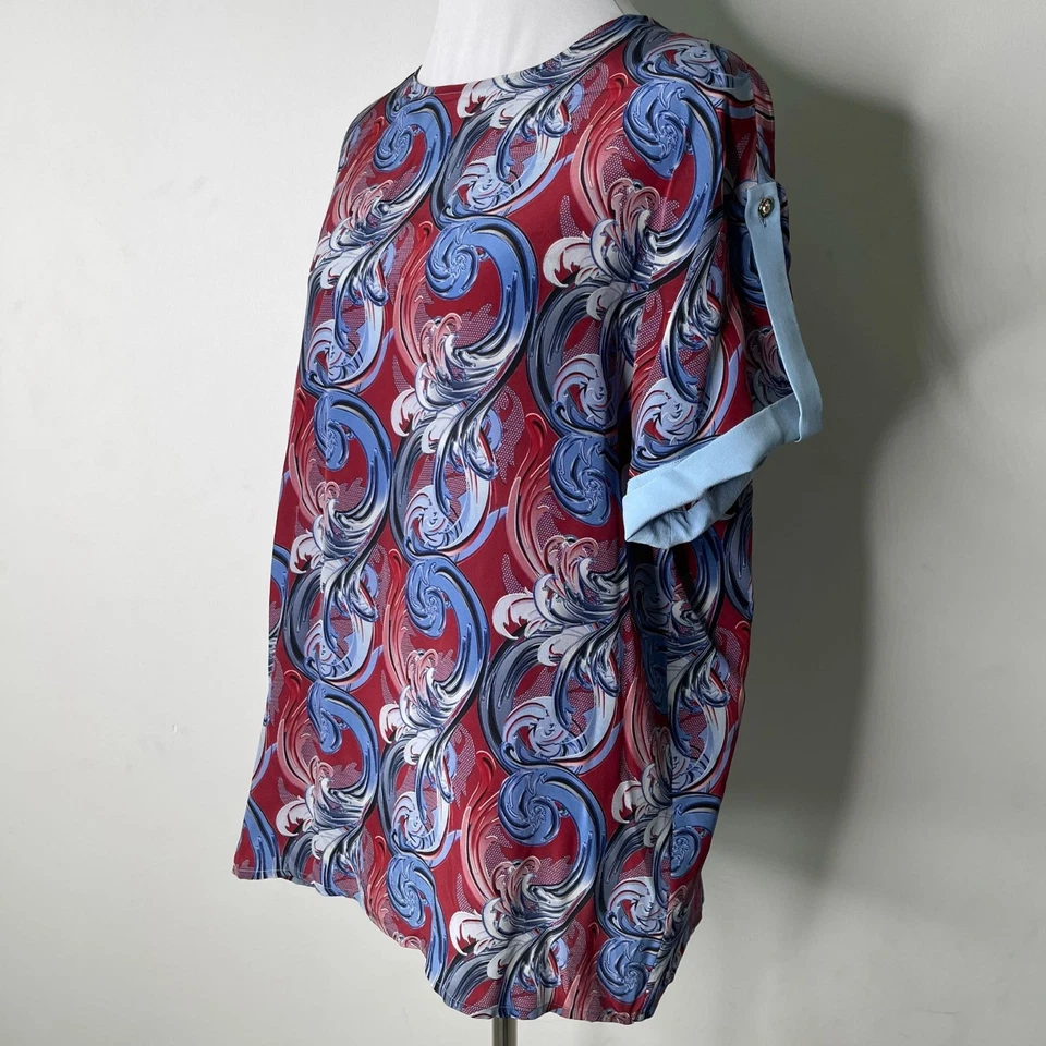 Blusa para mujer Versace azul roja manga corta cuello redondo seda estampada talla 44 nueva con etiquetas Foto 3 de 4