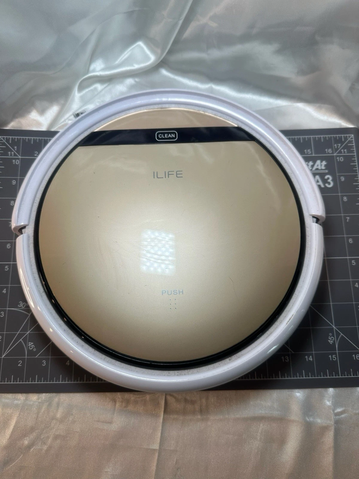 Robot Vacuum Cleaner – ILIFE V5s Pro - White - Tested & Working W/ Charger
