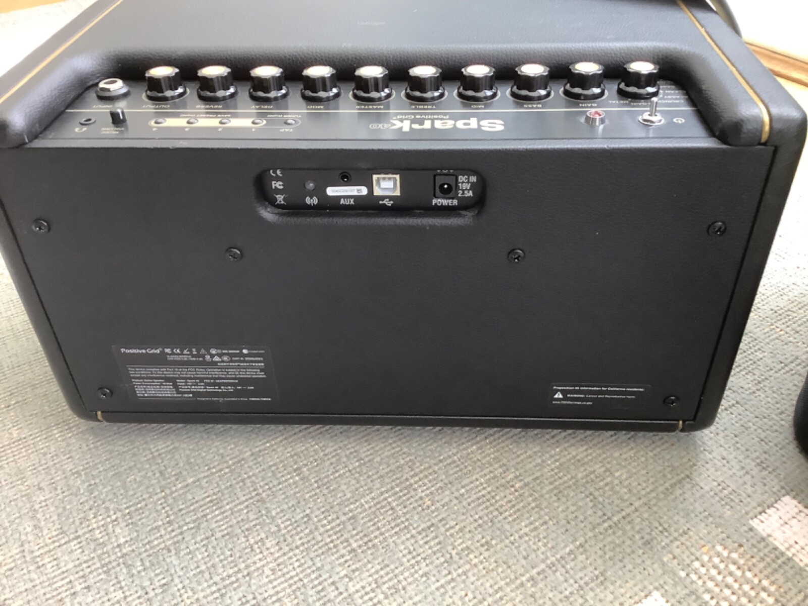 POSITIVE GRID SPARK 40 GUITAR AMP SPARES OR REPAIR PLEASE READ