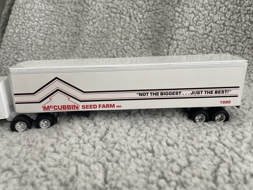 1/64 McCUBBIN SEED FARM, FORD 9000, #9214 - Picture 9 of 21