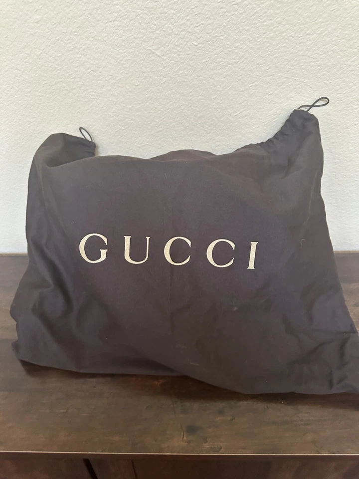 Bolso de Hombro Gucci Piel de Becerro Estampado Tropical Mediano Dioniso Negro y Multicolor Foto 2 de 4