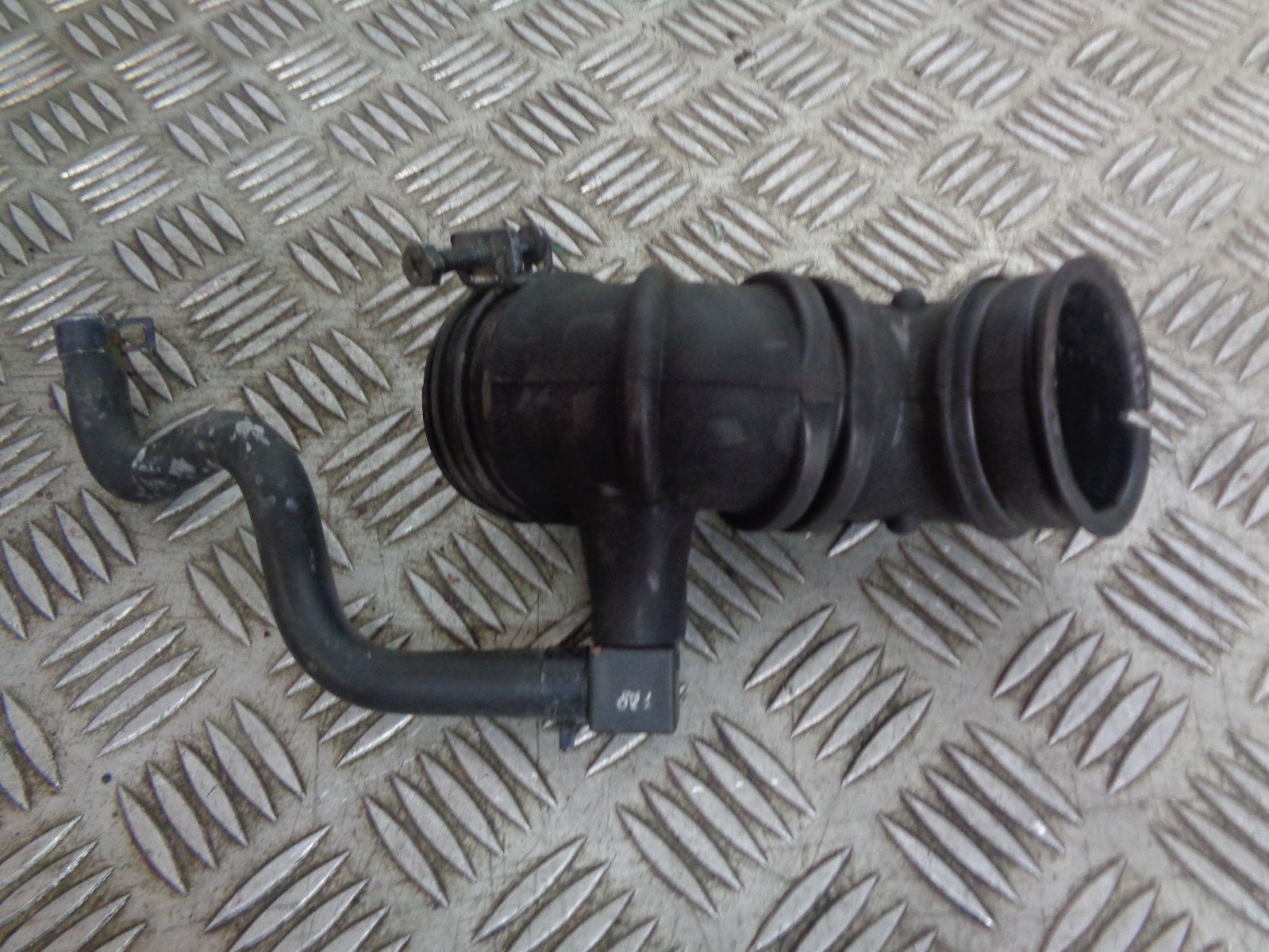 2010 KIA PICANTO 1L PETROL AIR INTAKE INLET DUCT HOSE PIPE 2813807000