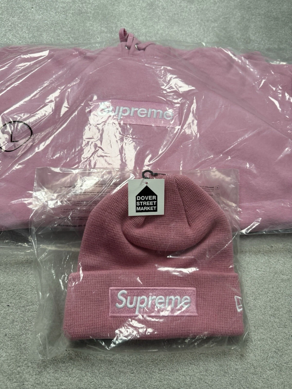 Supreme FW24 New Era boîte logo brodé bonnet rose poussiéreux taille unique neuf EN MAIN