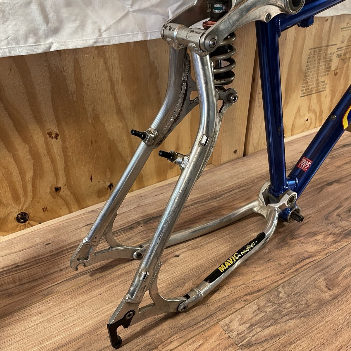 Vintage GT LTS-2 19 Blue Anodized Full Suspension MTB Frame Vintage GT LTS-2 19 Blue Anodized Full Suspension MTB Frame