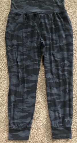 Athleta Salutation jogger camo Womens 