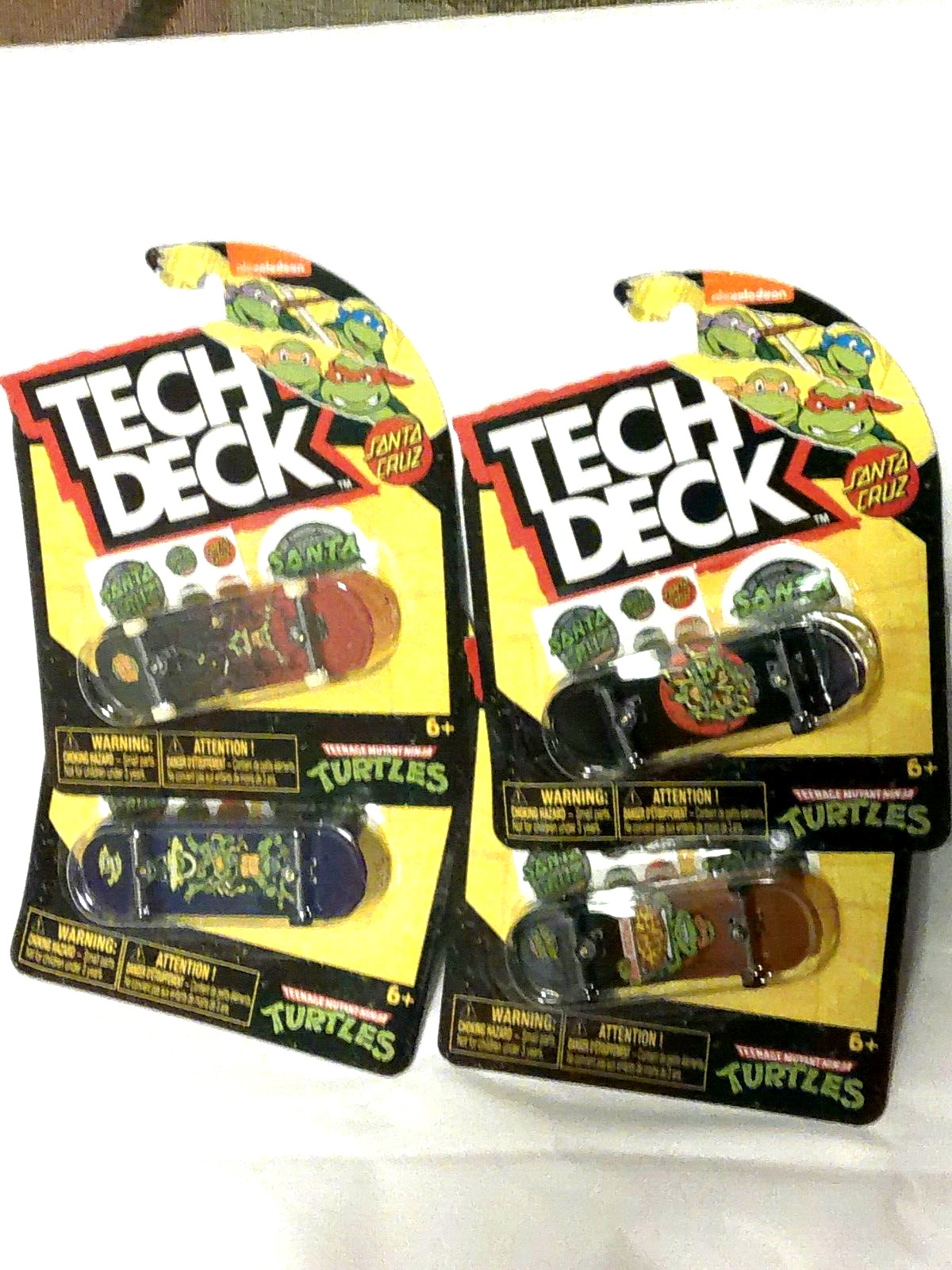 Tech Deck  Santa Cruz  Fingerboard Skateboard  TMNT Turtles 
