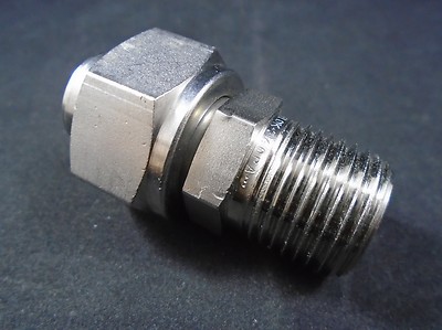 SWAGELOK Stainless Steel 3/4  Male 3/4  Female NPT VCO O-Ring Face Seal Fitting