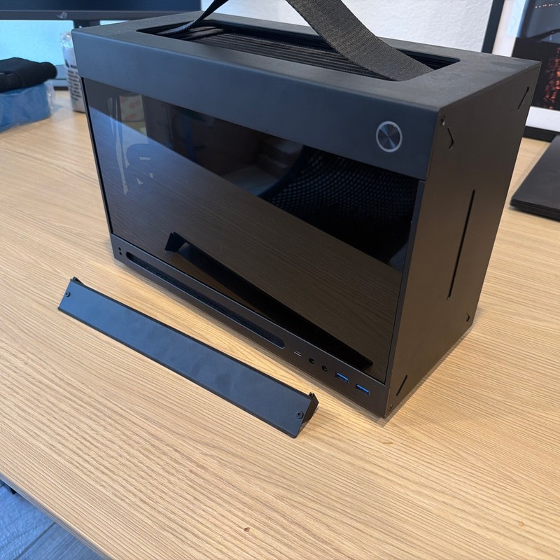 Meshless Design MD280 ITX Computer Case with Tempered Glass