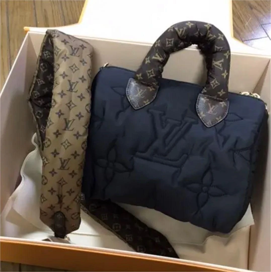 Louis Vuitton Speedy Bandouliere 25 and Speedy 30 Review and Comparison 