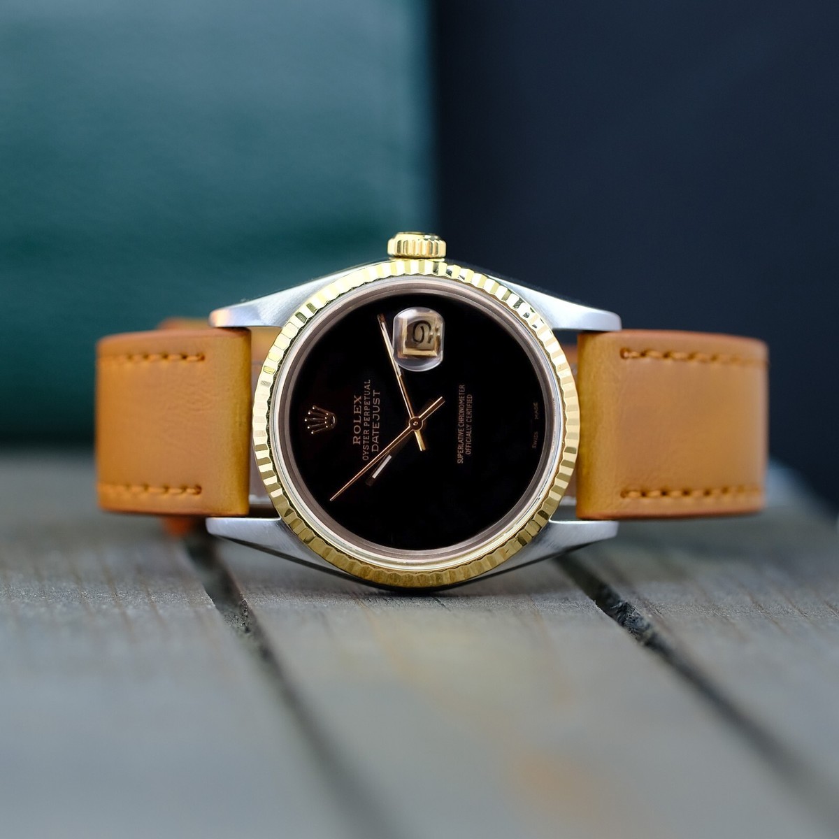 Men's Rolex Datejust Watch 16233 18KY Gold Black Dial Fluted on a