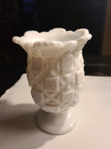 Vintage 6 1/2-inch Westmoreland Footed Milk Glass old Quilt Celery Vase
