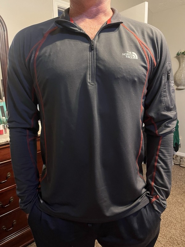 The North Face Mens Large1/4 Zip Neck Pullover Flash Dry Gray Flight  Series Red