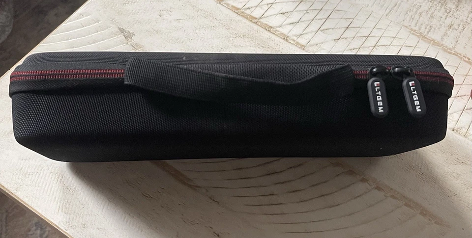 ChefSteps Joule Sous Vide, 1100 Watts, White Body, Stainless Steel Cap/Base - Image 4 of 4