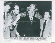 1953 Former Pres Harry Truman Walks Away From Reporters Politics Wirephoto 7x9