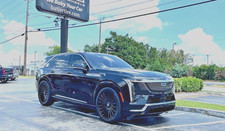 RUEDAS LEXANI FORJADAS LM01 24" NEGRO BRILLANTE PARA HUMMER EV SILVERADO EV SIERRA EV