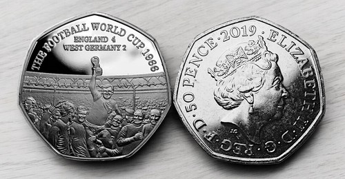 ENGLAND Football World Cup CHAMPIONS 1966 Silver Commemorative Coin. Bobby Moore - Picture 6 of 7