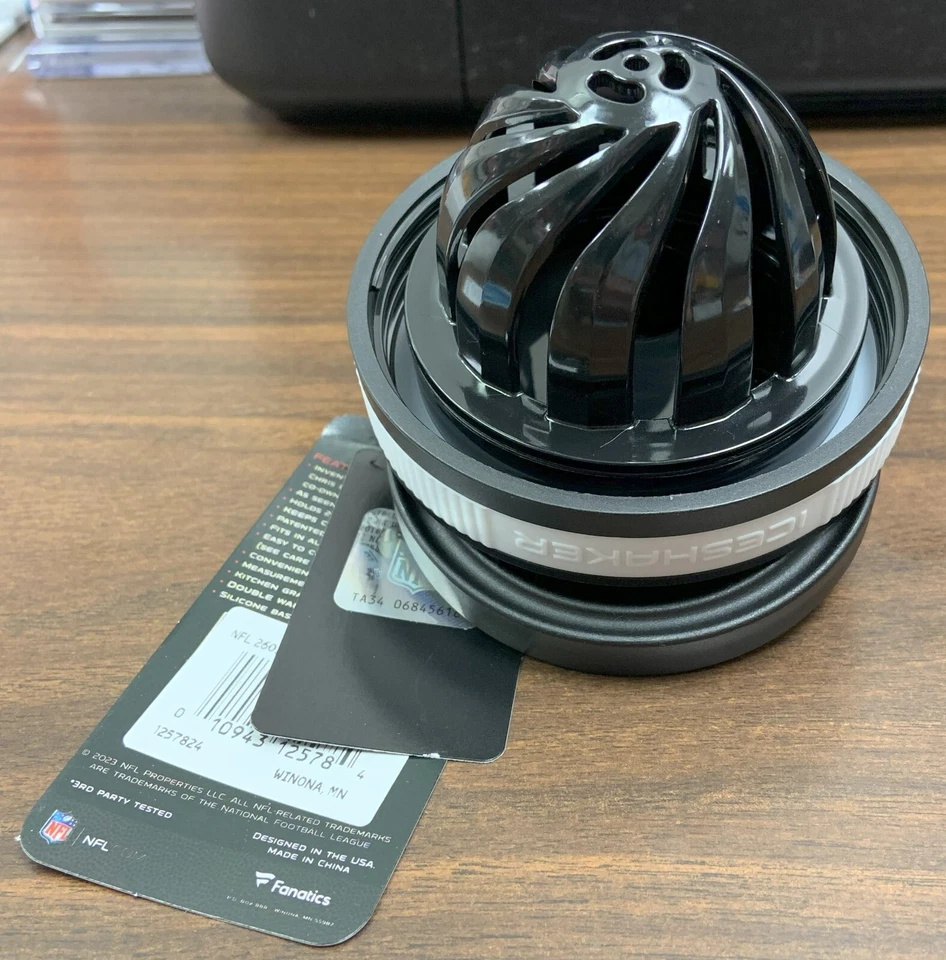 CLEVELAND GUARDIANS 26oz STAINLESS STEEL ICE SHAKER BOTTLE W/HANDLE WINCRAFT - Image 3 of 4