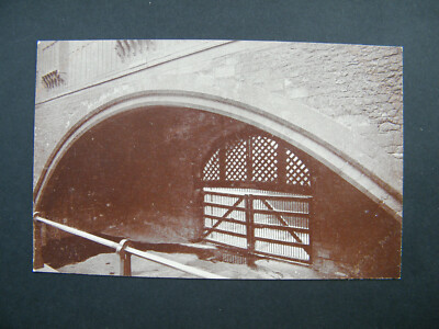 Frühe Gale & Polden Postkarte von Traitors Gate, Tower of London.