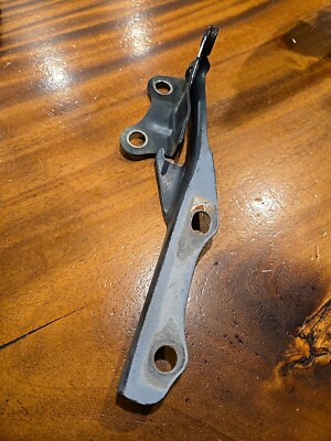 1996-2002 Toyota 4Runner Hood Hinge RH OEM green Used p6370b182