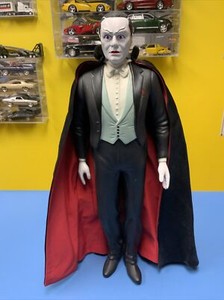  Vintage Dracula 1991 Hamilton Gifts Figurine  Universal Monsters 