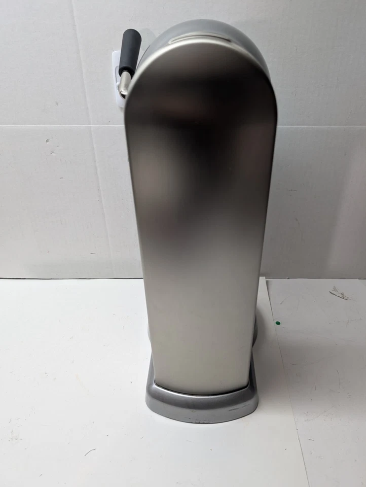 Kitchenaid KSS1121CU Máquina de bebidas espumosas alimentada por Soda Stream gris plata Foto 2 de 4