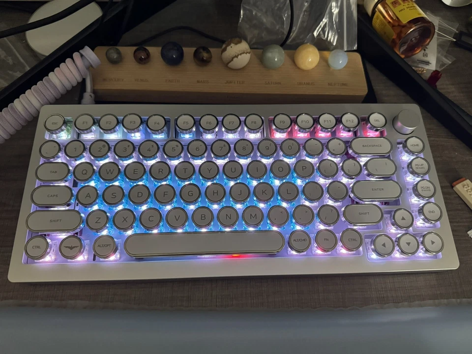 Monsgeek M1 Silver Gasket Keyboard 75% CNC Aluminum Wireless Hot Swap Full Built - Image 3 of 4