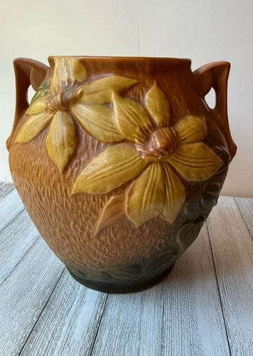 VINTAGE ROSEVILLE ART POTTERY LARGE HANDLED VASE, CLEMATIS, NO. 3, 8.5 IN.