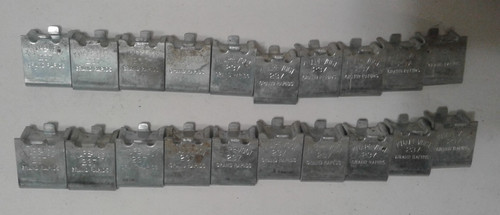 Lot of 20 -  Knape-Vogt #237 Steel Pilaster Shelf Support Clips