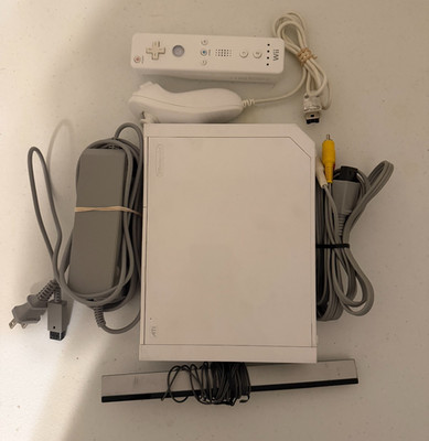 Nintendo Wii Console System White Good - Refurbished Includes One Year Warranty!